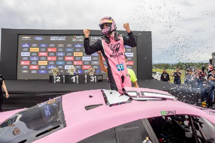 A era RiSE26 começa com vitória de Thiago Camilo na NASCAR Brasil
