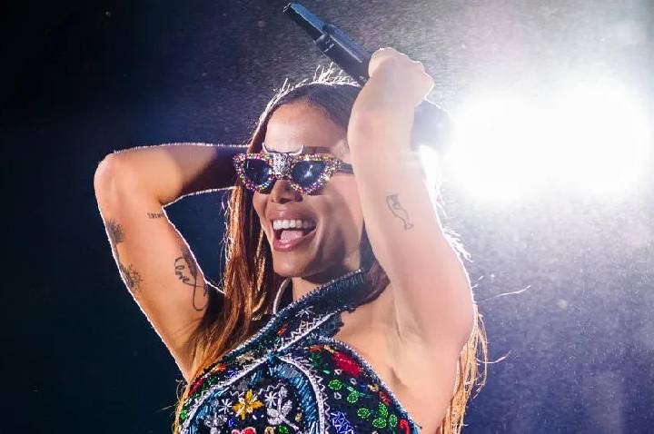 Anitta lança música para a Copa em parceria com Lisa, do Blackpink, e rapper Rema