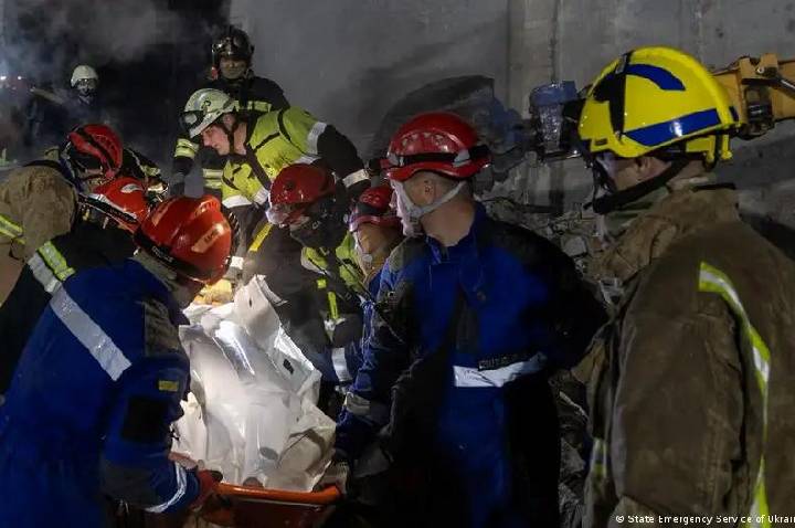 Ataque massivo russo deixa 24 mortos na capital da Ucrânia