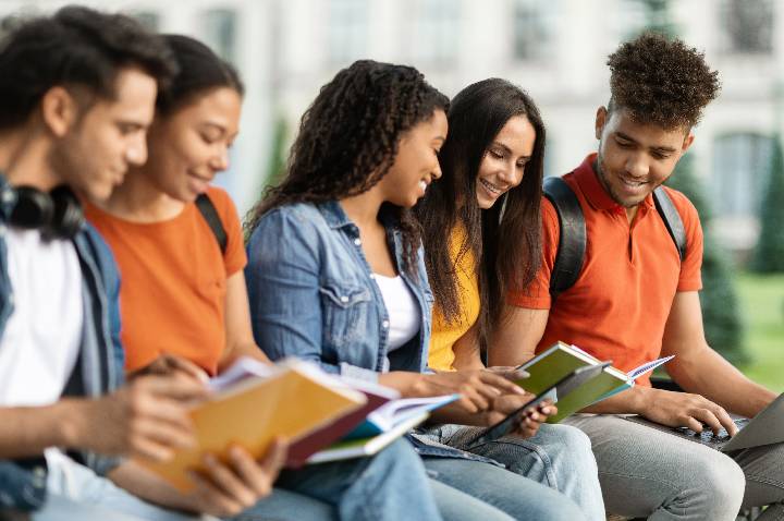 Bilinguismo amplia cognição e aprovação em vestibulares