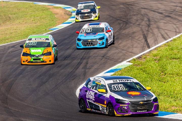 Cardoso, Moreno e Sano comandam classificatórios da Turismo 1.4 Brasil no RS