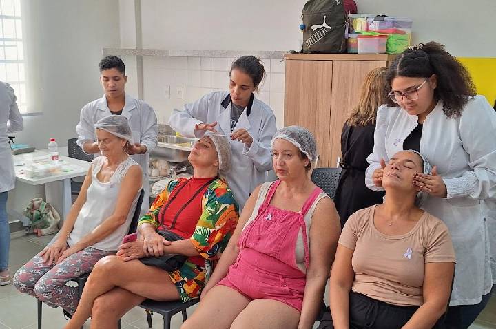 Casa da Mulher de Santos promove tarde de beleza e autocuidado gratuita para mães
