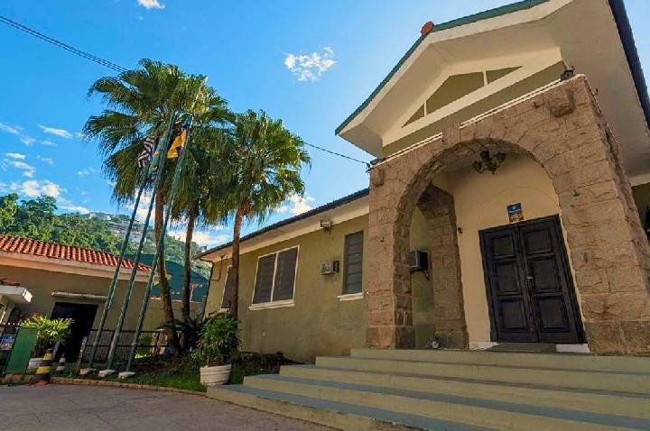 Clube dos Ingleses reforça presença em Santos com agenda anual de eventos até o final de 2026