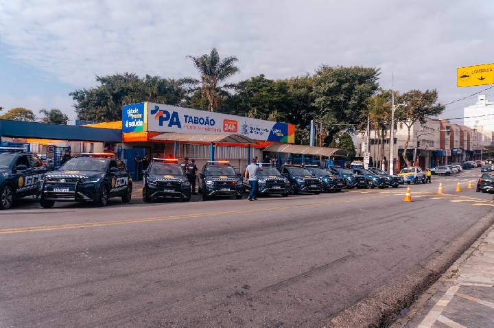 Com entrega de mais 10 novas viaturas à GCM, São Bernardo intensifica operações de segurança  