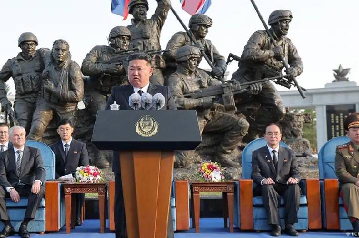 Coreia do Norte retira de Constituição menção à reunificação
