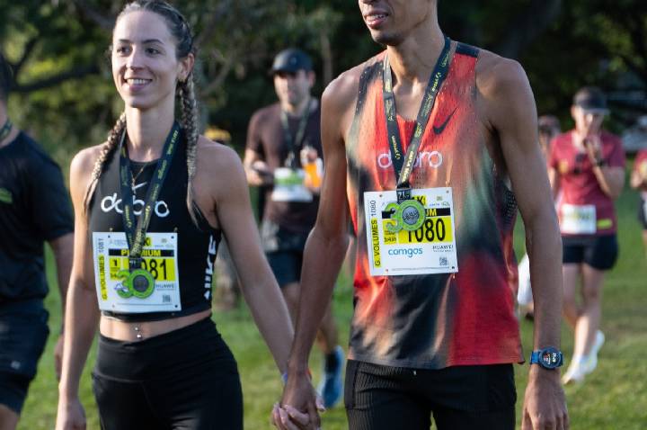 Corredores testam HUAWEI GT Runner 2 na Maratona de SP
