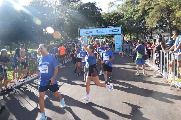 Corrida do Trabalhador promovida pela Prefeitura reúne 2 mil participantes no Parque do Sabiá
