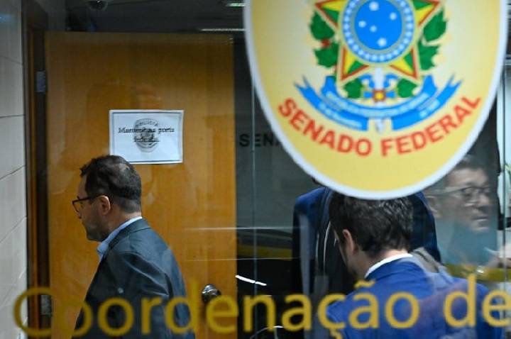 CPMI prende ex-coordenador do INSS após nove horas de depoimento