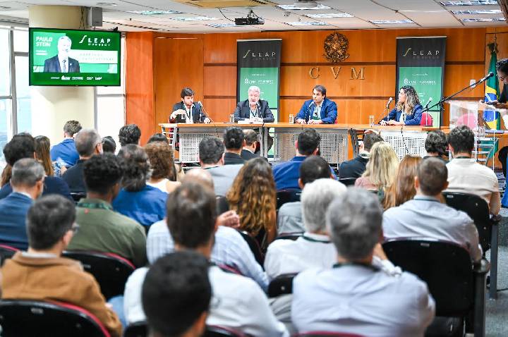 CVM e Fenasbac abrem inscrições para o LEAP 2026