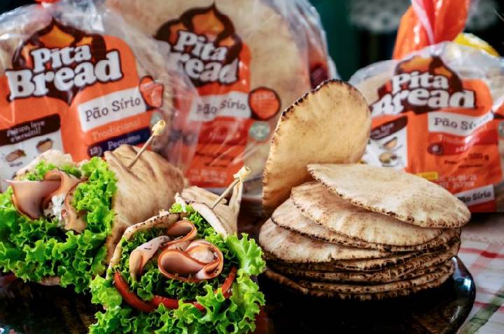 Demanda por pão sírio cresce com novos padrões de consumo