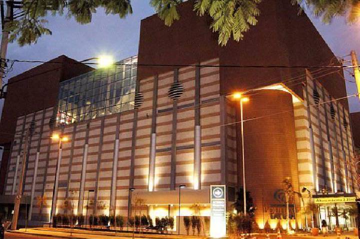 dr.consulta e Serasa oferecem cabine gratuita de orientações ginecológicas e financeiras para mulheres no Shopping Metrô Tatuapé