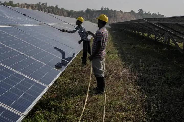 Energia solar dispara globalmente sob liderança da China