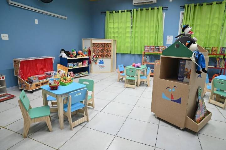 Escola municipal de Santos ganha biblioteca para os 'pequenos leitores'