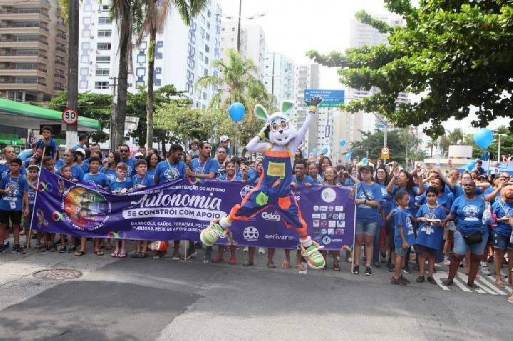 Evento de conscientização sobre autismo reúne 1,5 mil pessoas em Santos