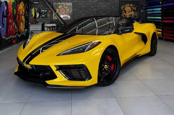 Evento no Golden Square reúne carros personalizados e comunidade automotiva do ABC