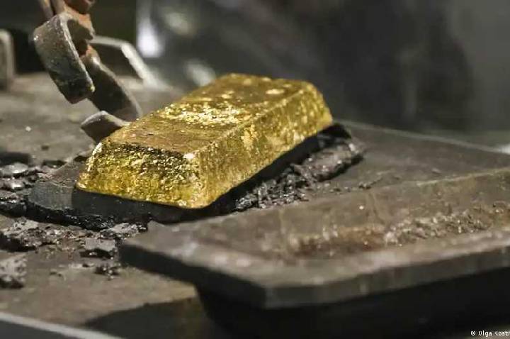 Ex-agente da CIA é preso por roubo de 300 barras de ouro