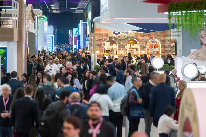 FCE Pharma e FCE Cosmetique iniciam edição histórica com recorde de expositores