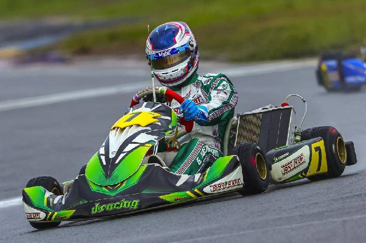 Gabriel Koenigkan é pentacampeão da Copa São Paulo Light de Kart e se torna um dos maiores vencedores da história do campeonato