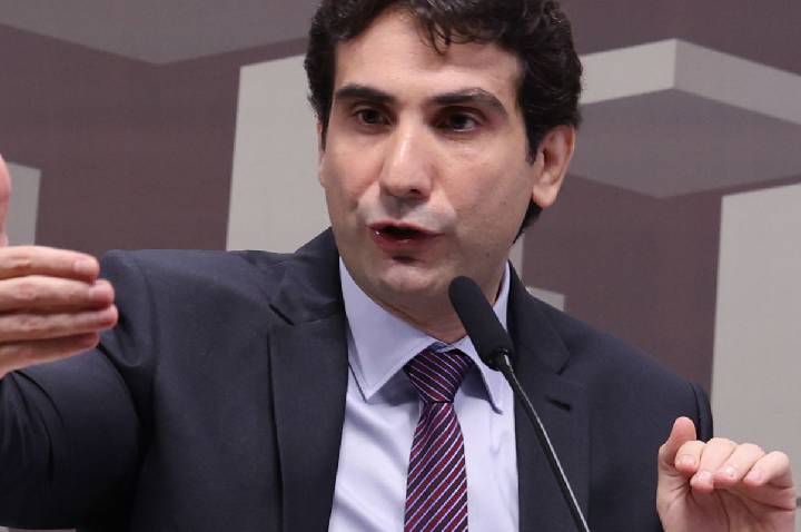 Galípolo descreve ação do Master que chamou atenção do Banco Central