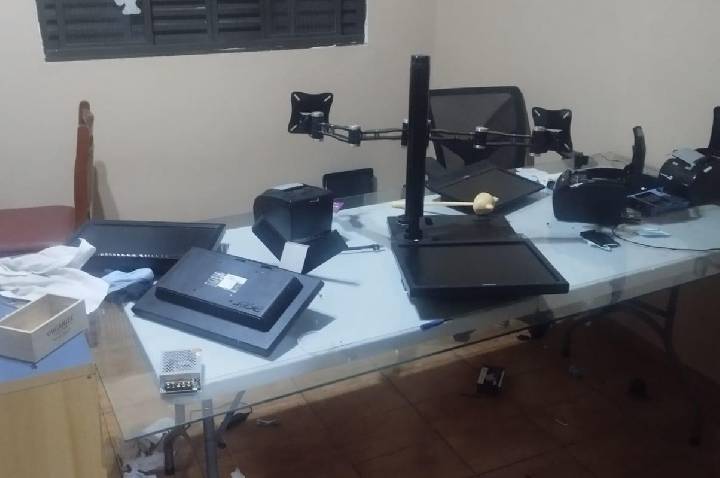 GCM de São Bernardo prende em flagrante homem por furto a restaurante no Baeta Neves e recupera bens do estabelecimento