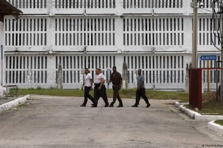 Governo de Cuba anuncia indulto de 2.010 presos