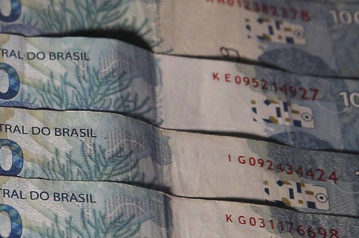 Governo propõe superávit primário de R$ 73 bilhões para 2027