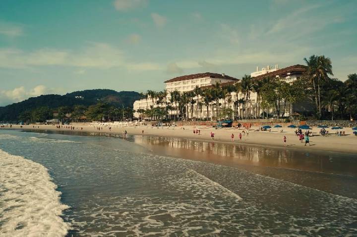 Hello Kitty Parade reforça o Guarujá como destino turístico completo ao integrar entretenimento, cultura e infraestrutura de excelência