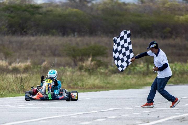 IB Kart e Zacspeed comemoram vitória e ótimo desempenho na abertura da Copa Fortaleza de Kart