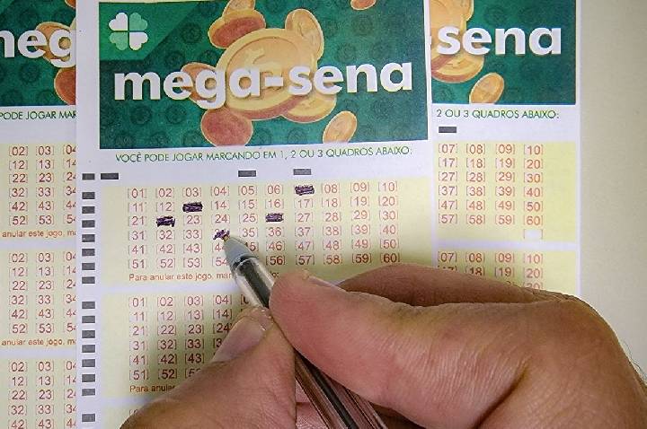 Mega-Sena não tem ganhador; prêmio acumula e vai a R$ 6 milhões