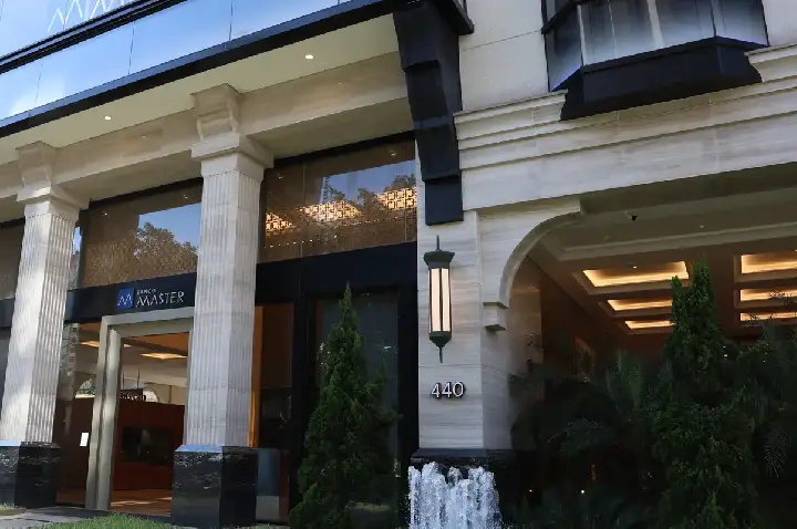 Mendonça se reúne com PF e define novas etapas da apuração do Master