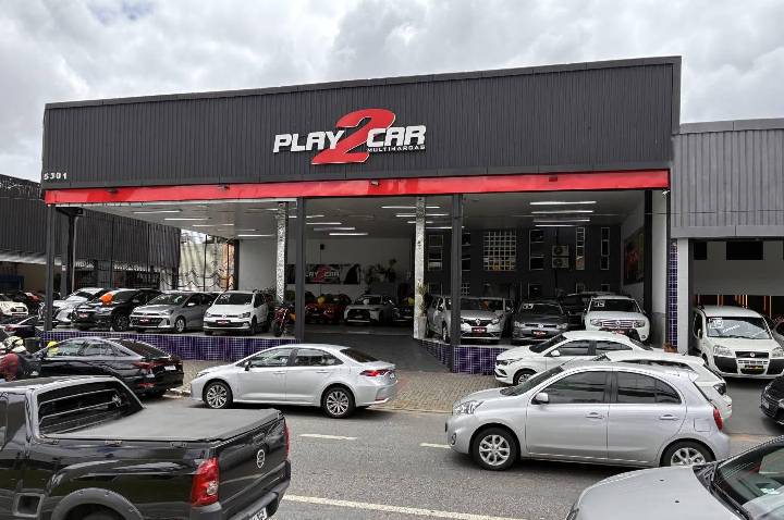 Mercado aquecido: por que vender carros pode ser sua virada de carreira