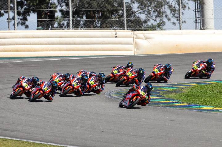 Mobil Moto4 Latin Cup 2026 tem disputas acirradas em Interlagos