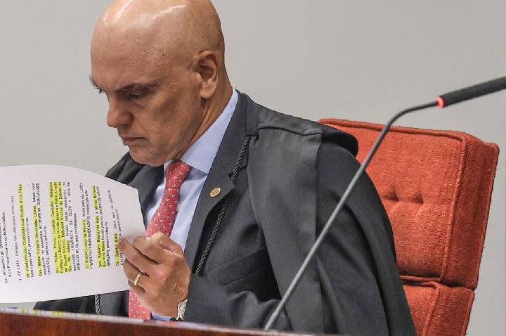 Moraes cobra ação do governo brasileiro para extradição de Zambelli