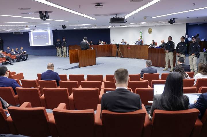 Moraes vota por rejeitar recurso de réus do Núcleo 3 da trama golpista