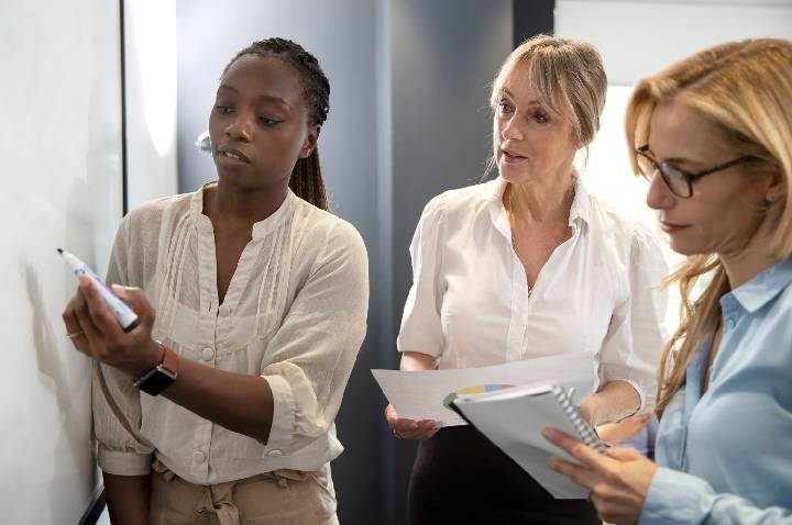 Mulheres são maioria nos CSCs, mas liderança segue desigual