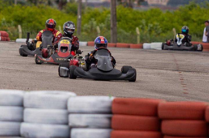 Outlet Premium Fortaleza recebe segunda etapa de Campeonato Cearense de Kart