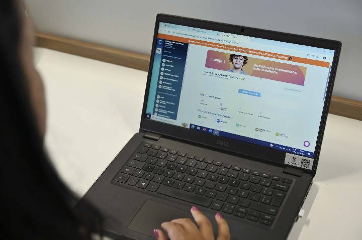 Parceria oferece solução tecnológica a escolas brasileiras