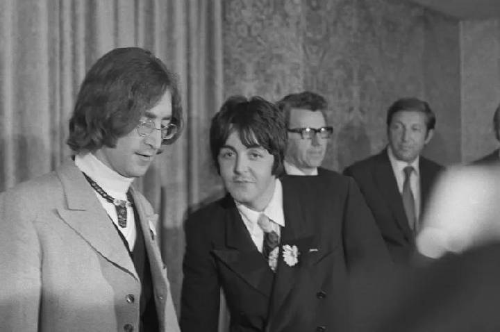 Paul McCartney diz que briga com John Lennon no fim dos Beatles doeu
