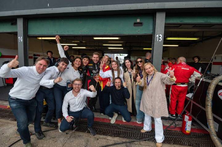 Pipo Massa conquista o sétimo pódio da carreira guiando uma Ferrari em Misano