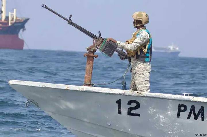 Piratas somalis ressurgem após guerra no Irã desviar navios