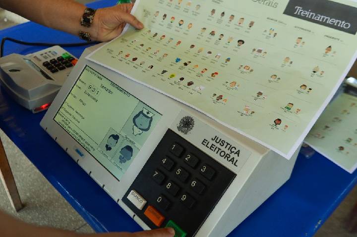 Prazo para tirar ou regularizar título de eleitor termina nesta quarta