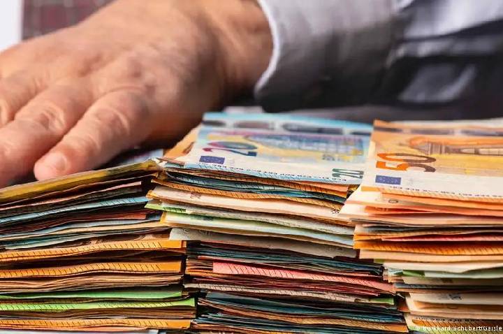 Quase 2 milhões de pessoas viraram milionárias em 2025