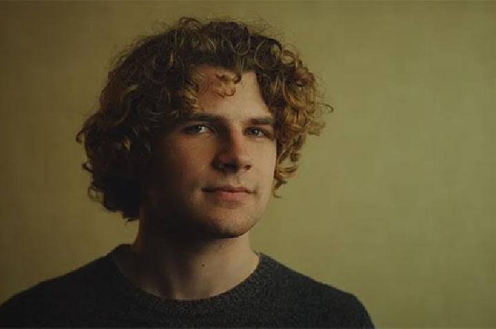 Quem é Kane Parsons? Diretor de Backrooms é o cineasta mais jovem da A24 aos 20 anos