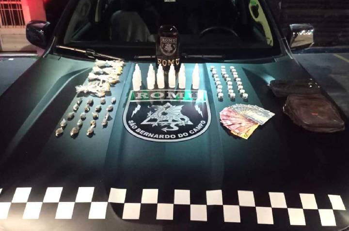 Romu de São Bernardo prende mulher por tráfico durante ação da Operação Dorme Bem no Alves Dias