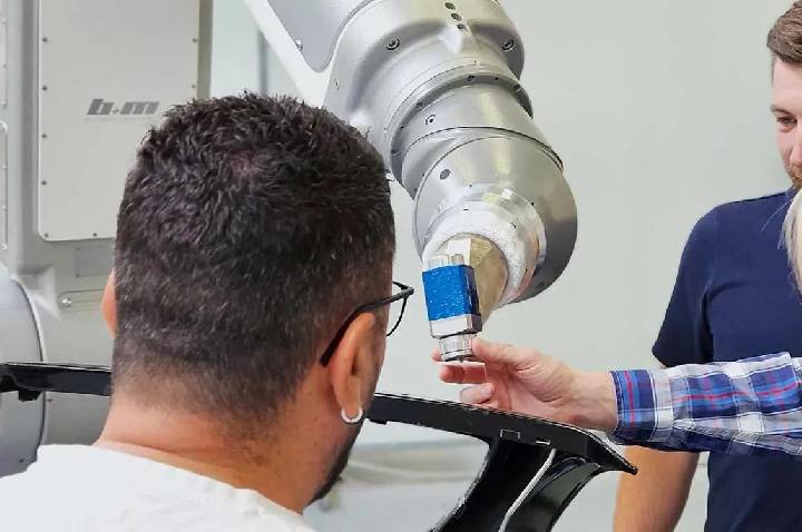 RS Systems apresenta soluções robóticas para projetos customizados de pinturas industriais na FEIMEC 2026