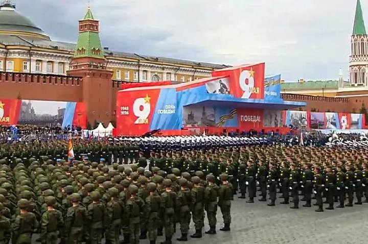 Rússia tem marcha do Dia da Vitória reduzida sob cessar-fogo
