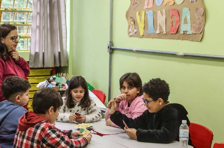 Senado aprova projeto que cria política para estudantes superdotados