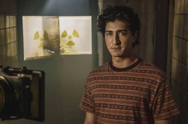 Série brasileira 'Emergência Radioativa' lidera ranking global da Netflix