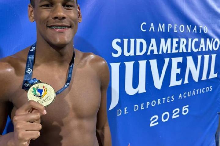 Sesi São Bernardo do Campo: Primeiro dia de Sul-Americano de Natação no Rio de Janeiro tem recordes de Kauã Carvalho e Gabriel Machuco e prata de Julia Ariosa