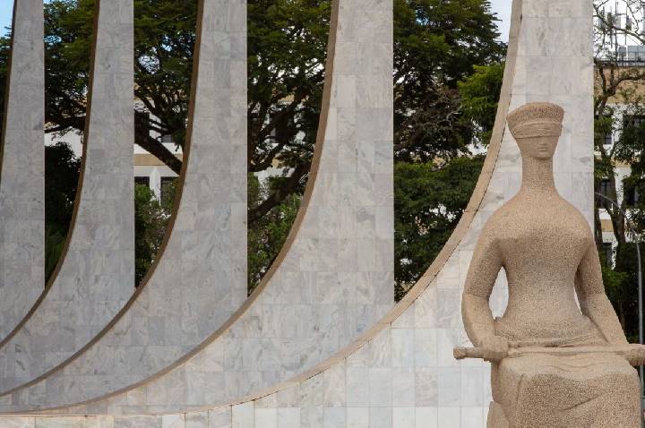 STF suspende julgamento de recurso para garantir revisão da vida toda 